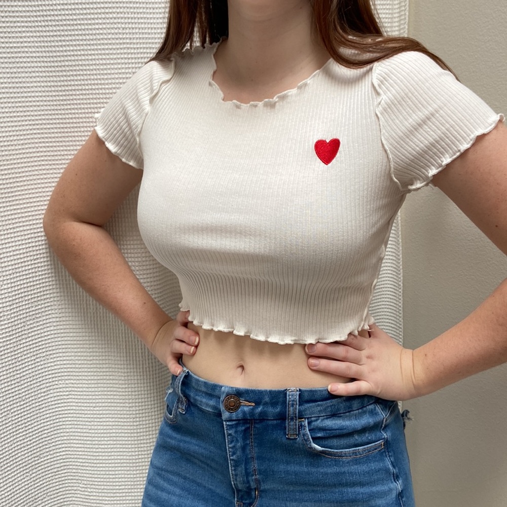 Women’s SHEIN embroidery heart lettuce trim rib-knit crop t-shirt. Petite medium